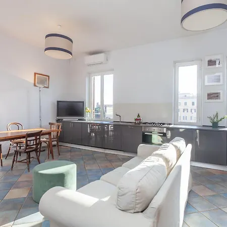 Apartment San Lorenzo Skyrail Loft - By Openroma *